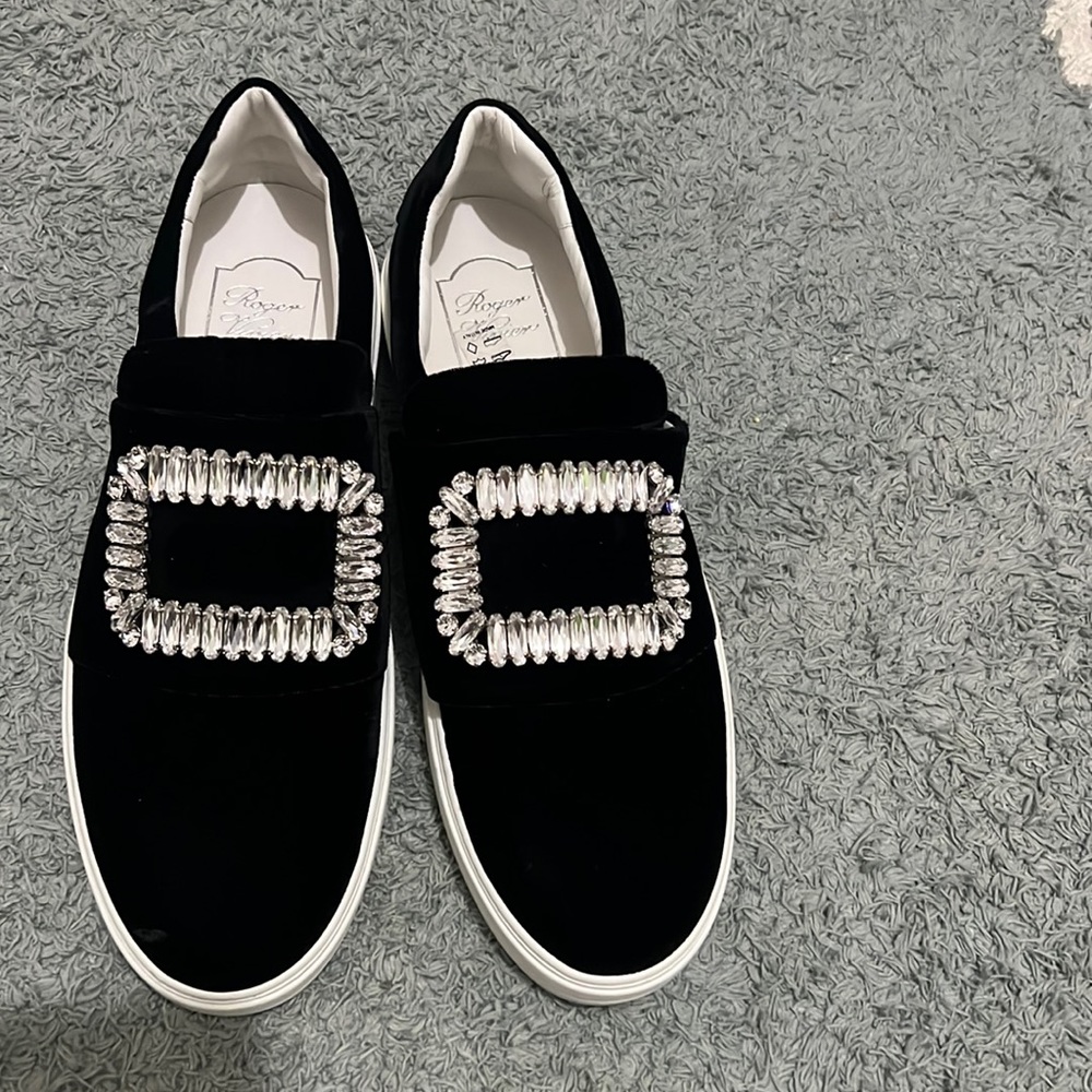 black and silver women's shoes size 39